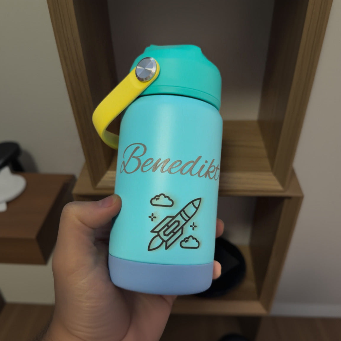 hellblaue Thermoflasche